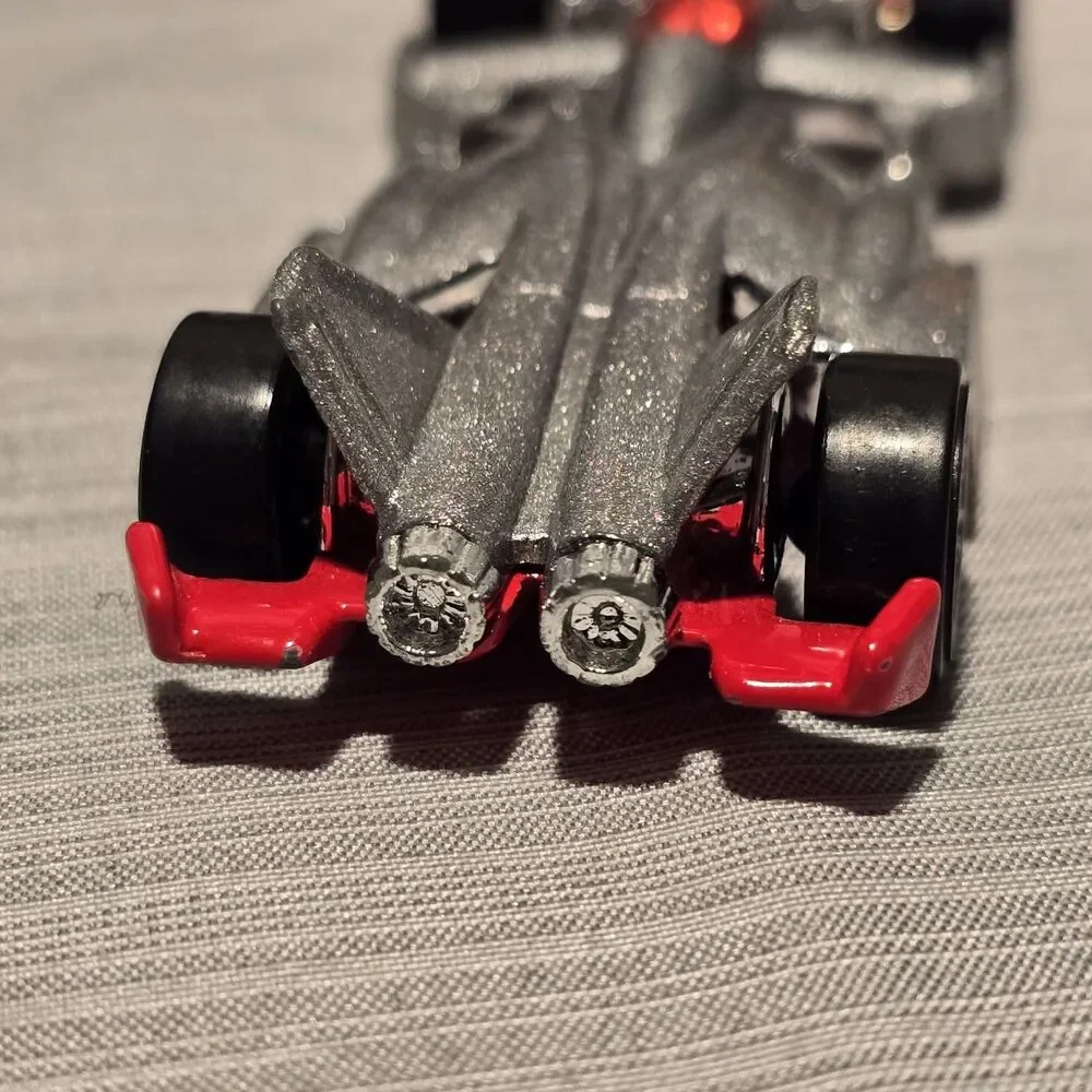 2001 Hot Wheels #34 First Editions 22/36 JET THREAT 3.0 Gray Diecast Car